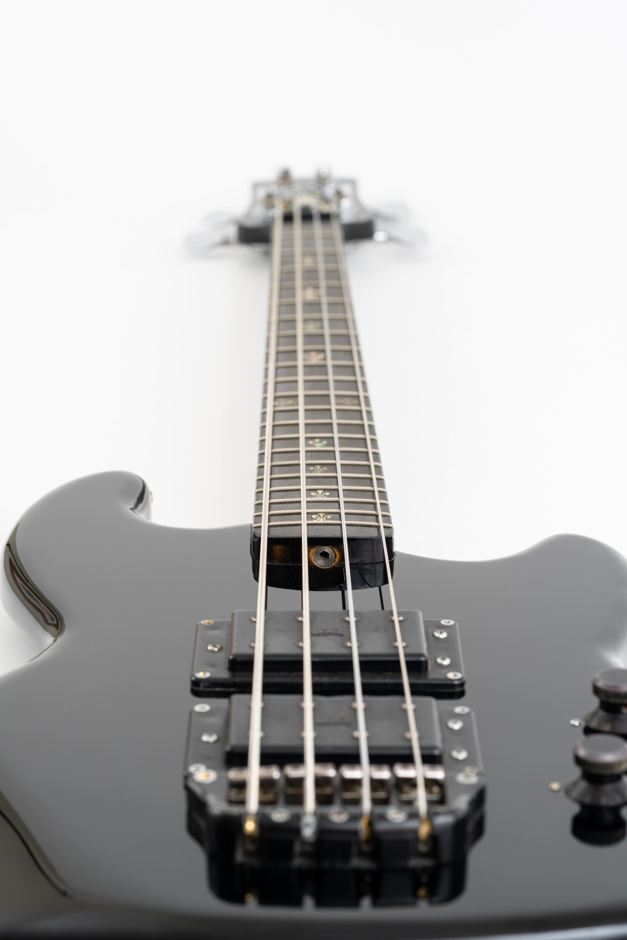 Steven-Severin-Wal-Mk1-Bass-Siouxsie-and-the-Banshees-72