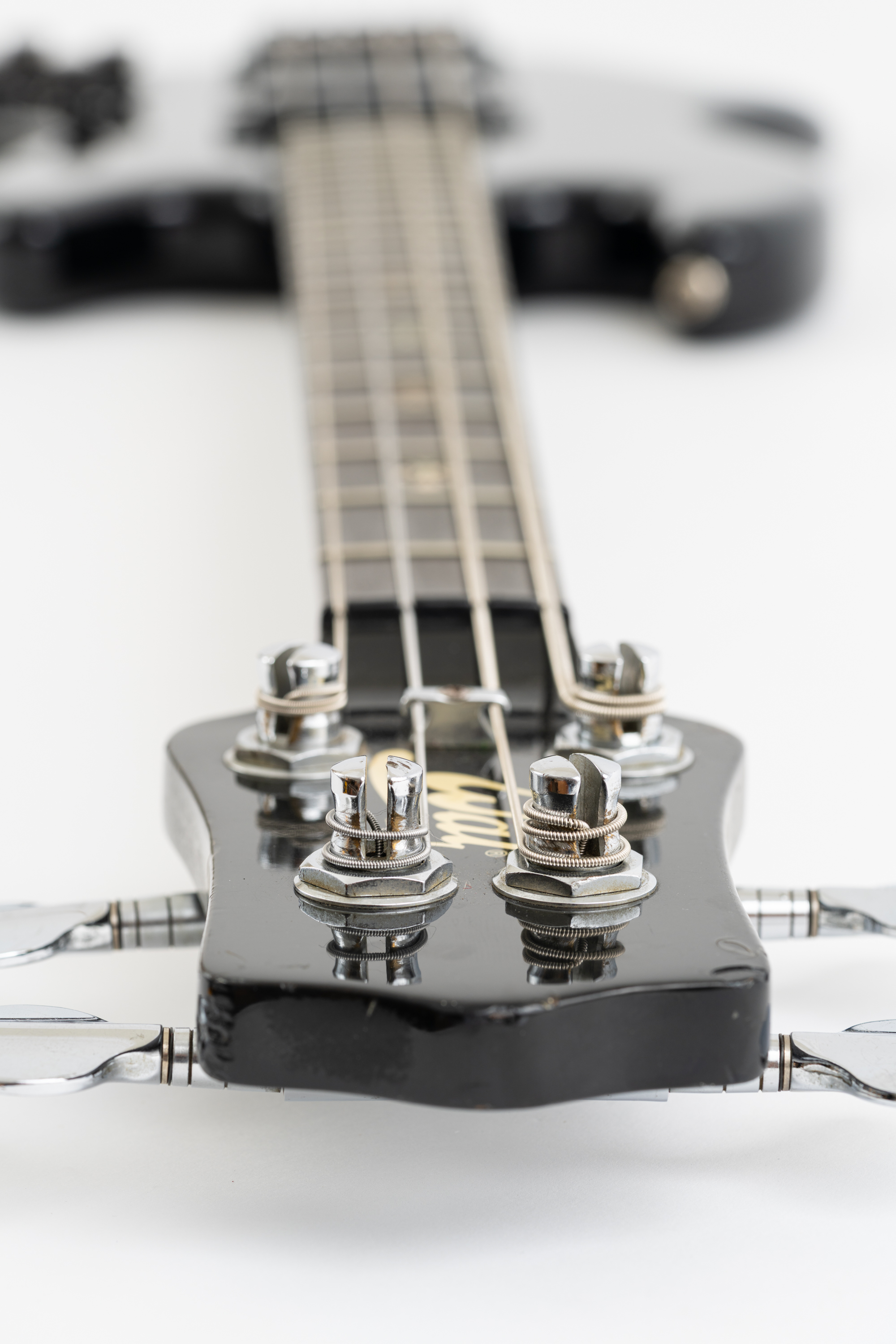 Steven-Severin-Wal-Mk1-Bass-Siouxsie-and-the-Banshees-73