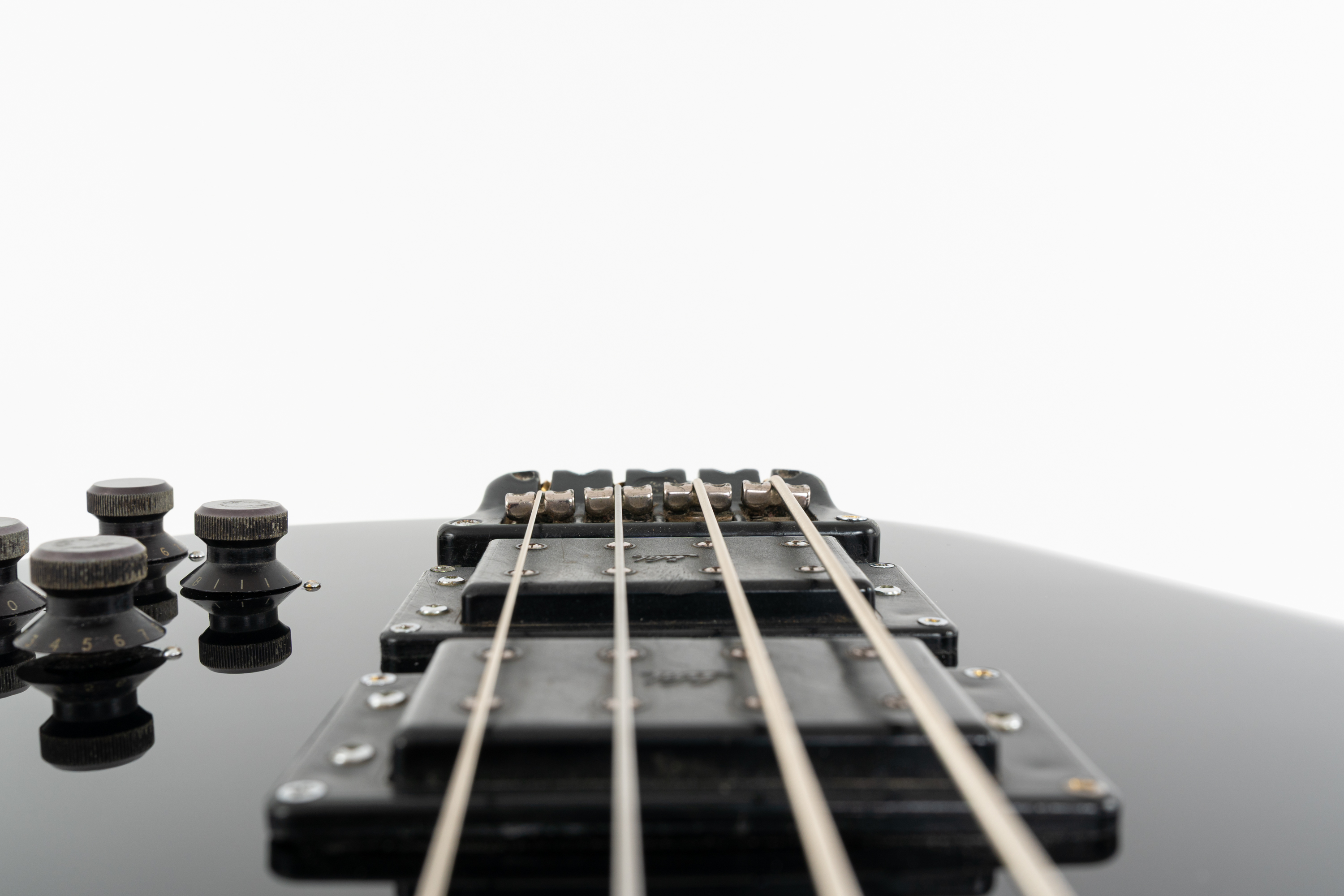 Steven-Severin-Wal-Mk1-Bass-Siouxsie-and-the-Banshees-91