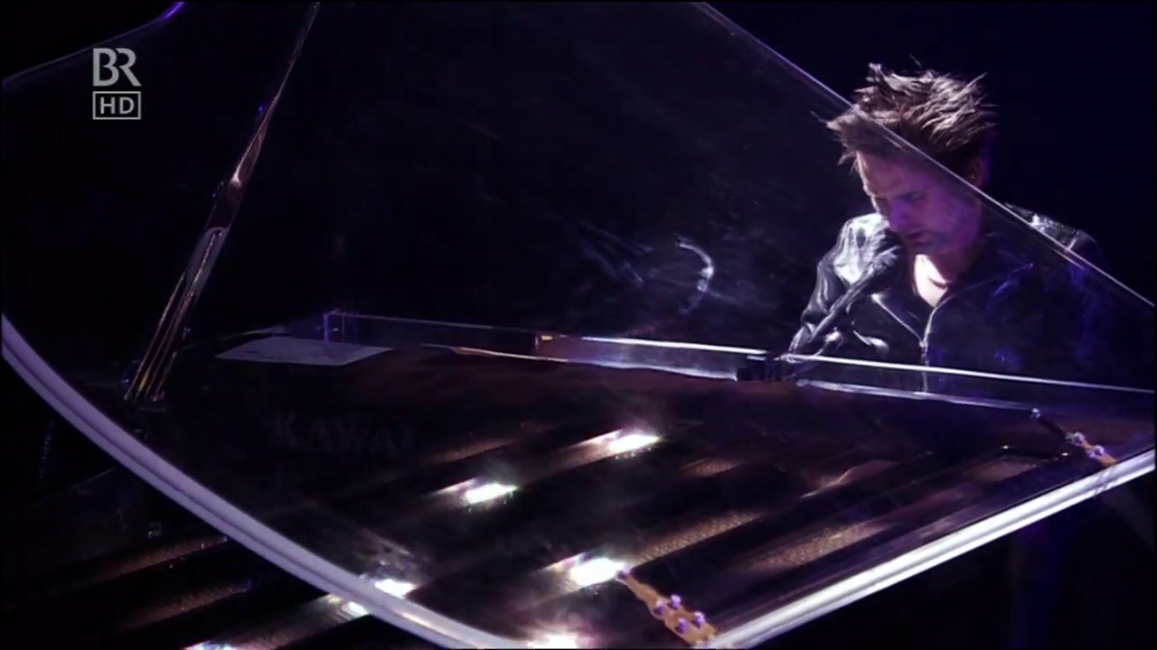 Muse-Matt-Bellamy-Kawai-MP8-2-Keyboard-12