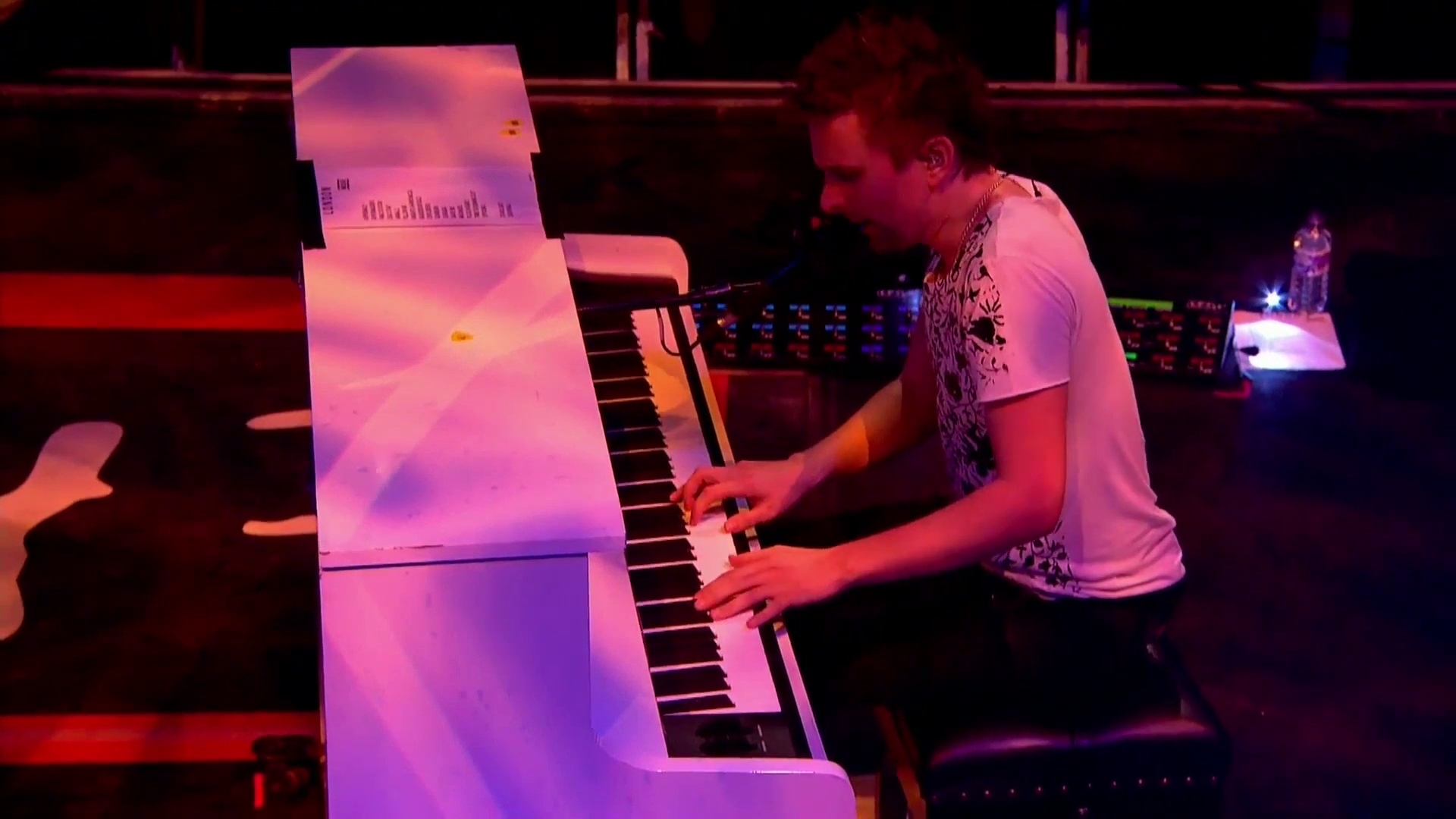 Muse-Matt-Bellamy-Kawai-MP8-2-Keyboard-20