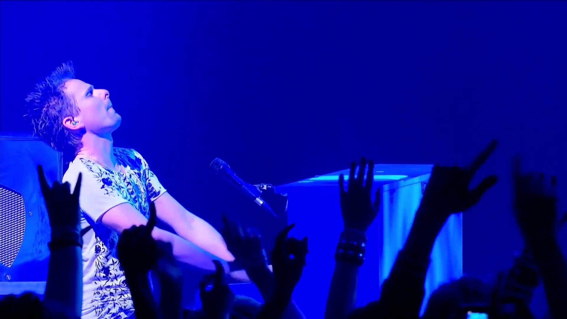 Muse-Matt-Bellamy-Kawai-MP8-2-Keyboard-22