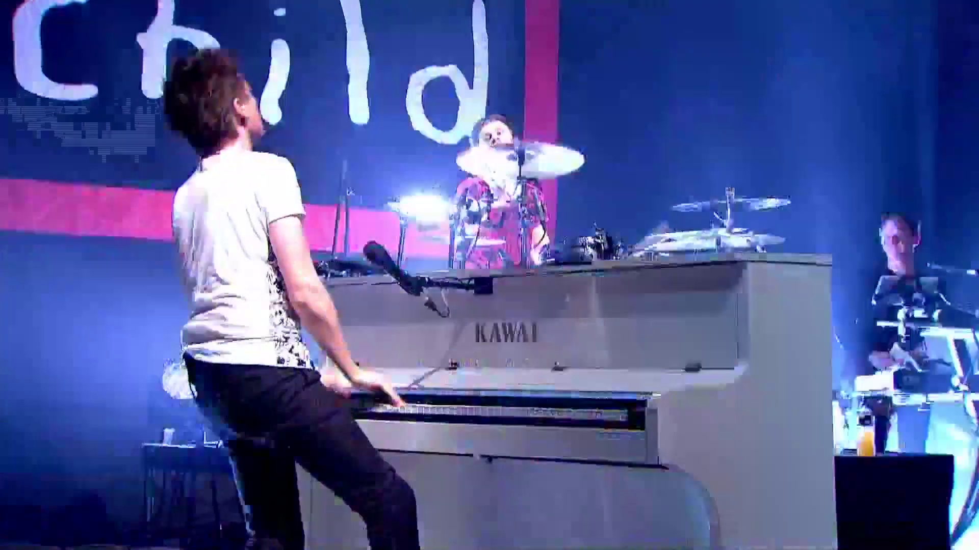 Muse-Matt-Bellamy-Kawai-MP8-2-Keyboard-27