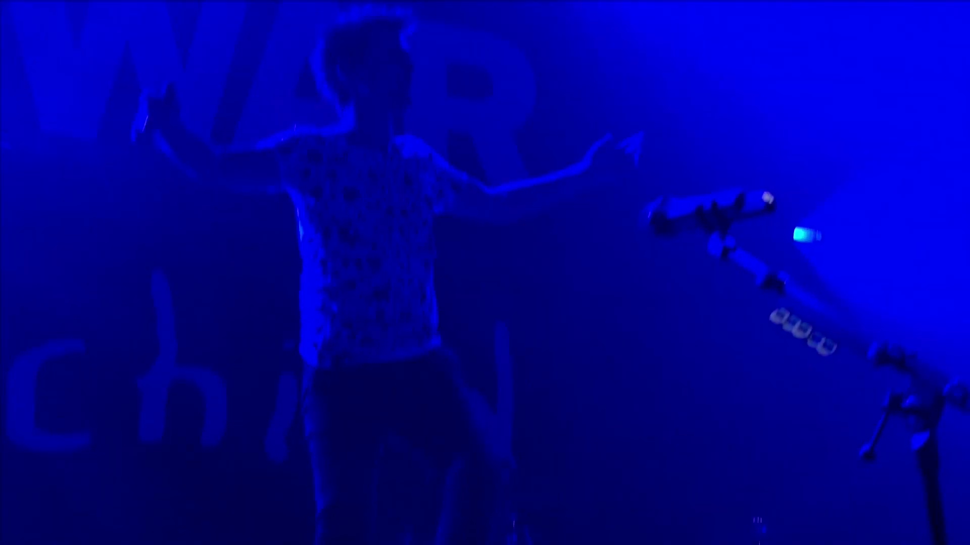 Muse-Matt-Bellamy-Kawai-MP8-2-Keyboard-33