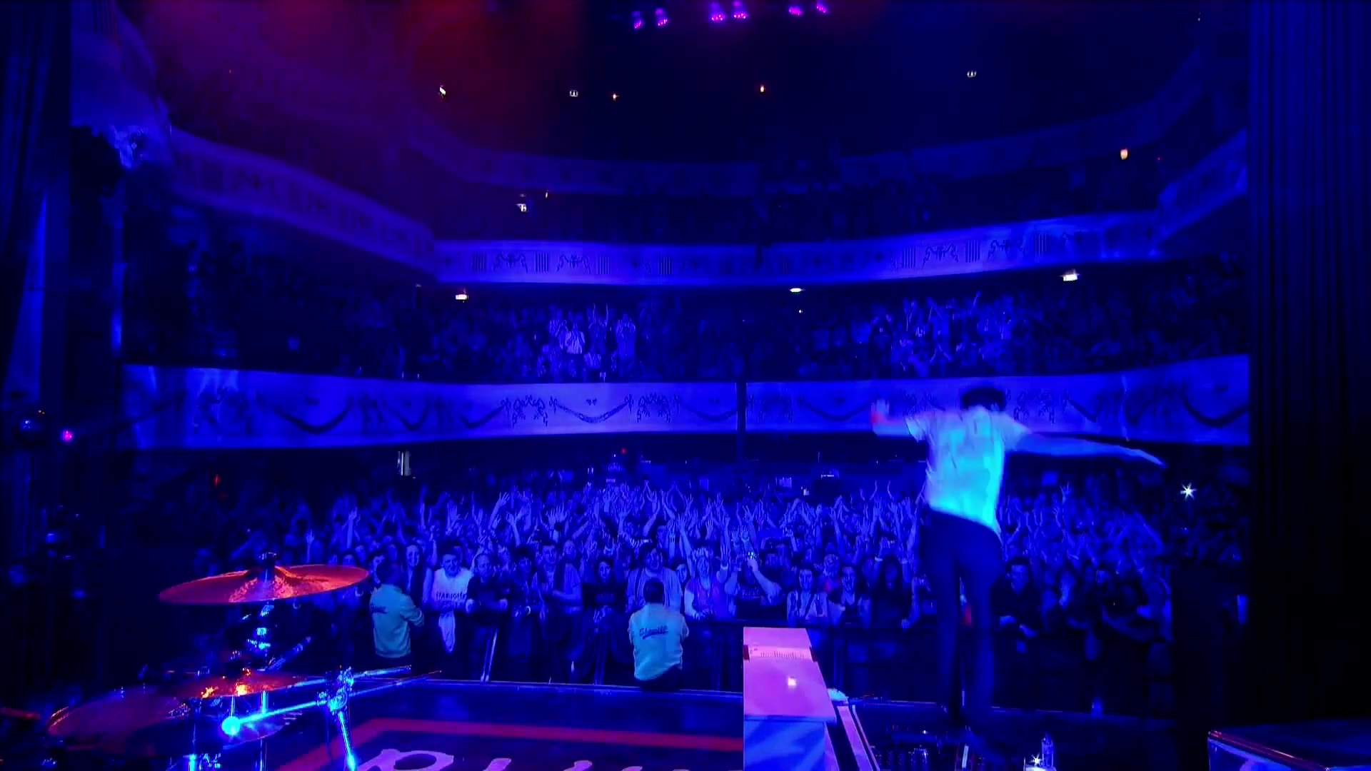 Muse-Matt-Bellamy-Kawai-MP8-2-Keyboard-37