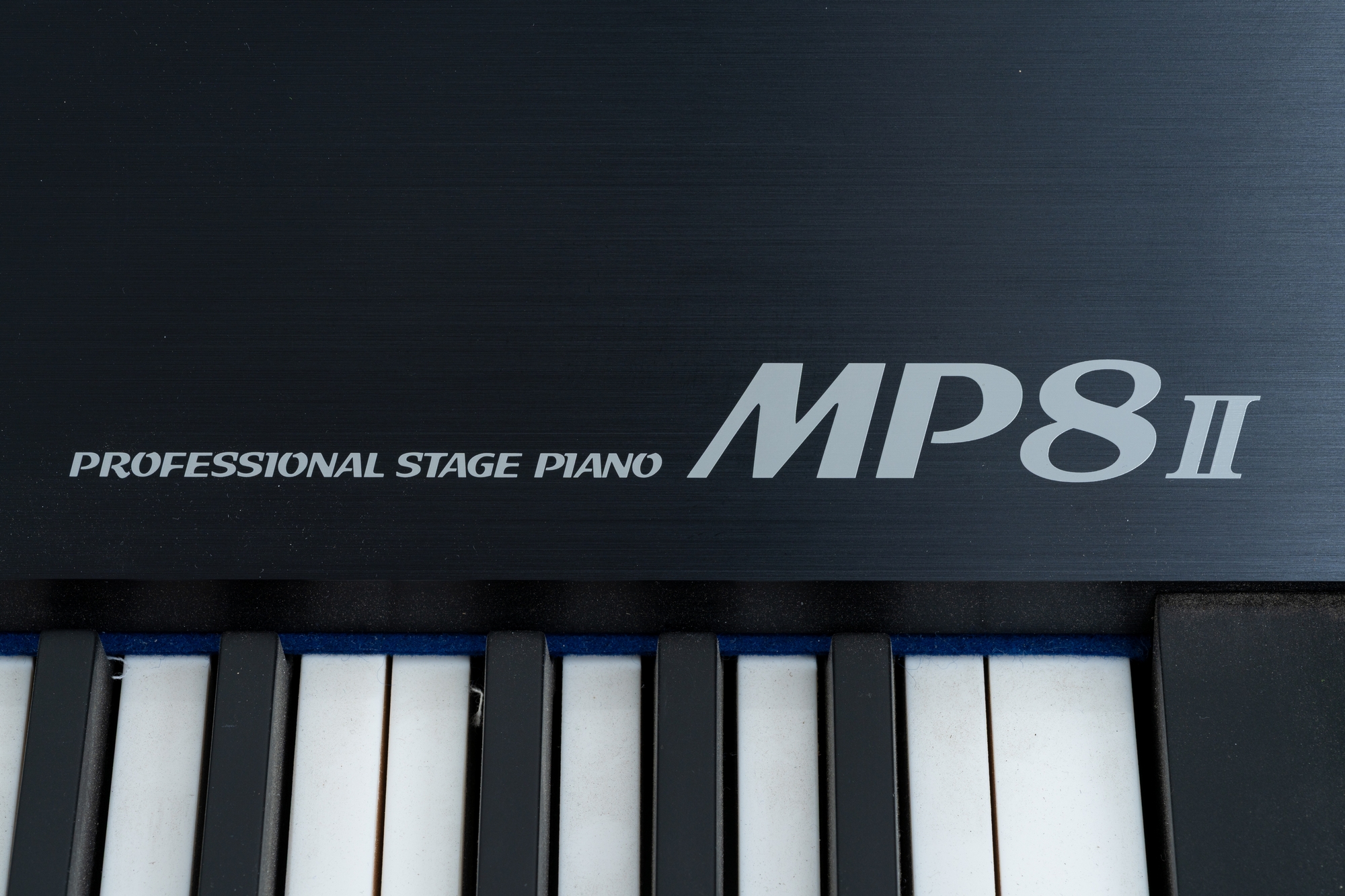 Muse-Matt-Bellamy-Kawai-MP8II-Keyboard-009